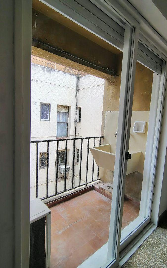 Foto de Departamento de 50 m² con 1 dormitorio en venta en Centro, imagen 2