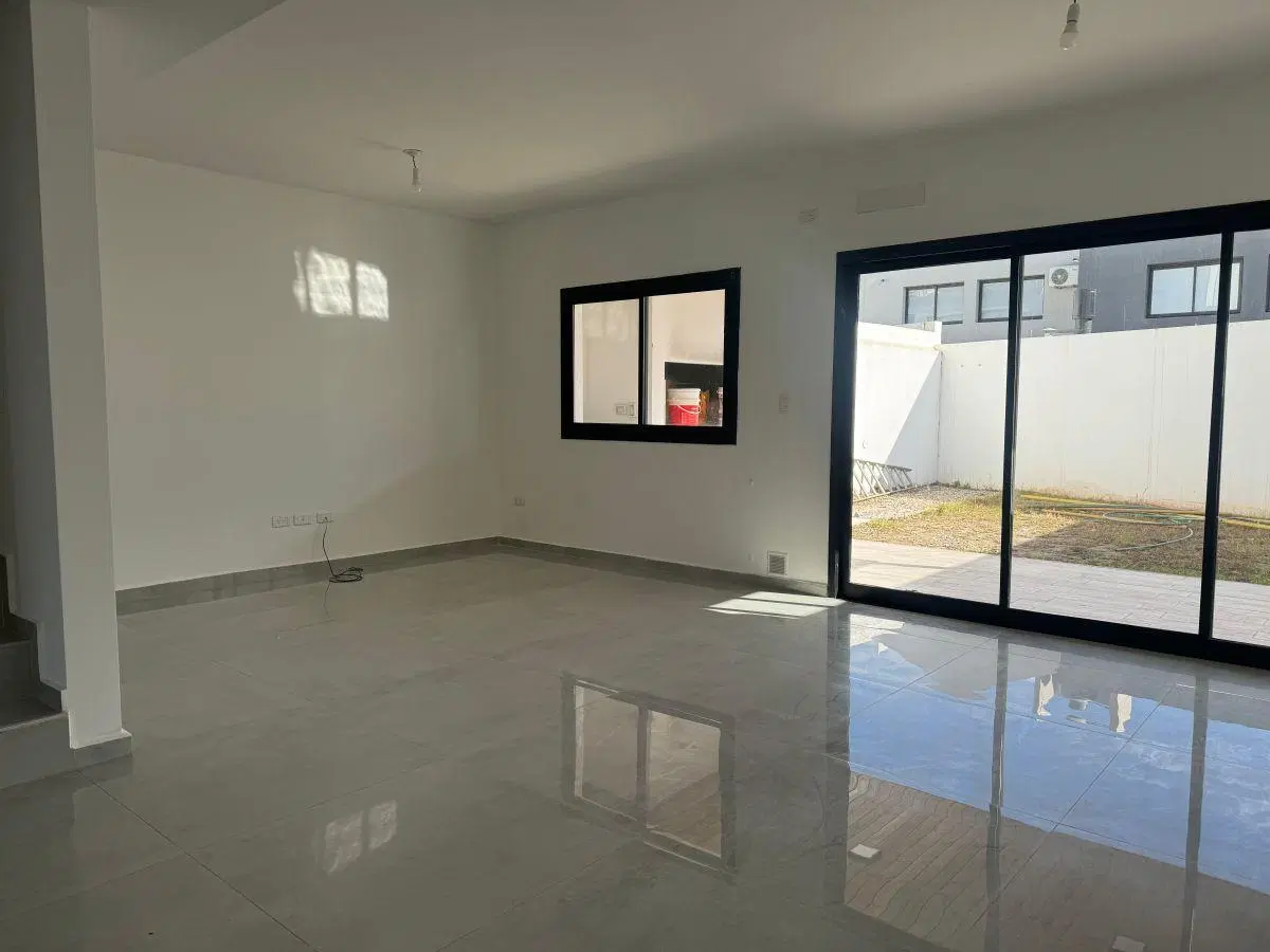 Dúplex en Venta – 3 Dormitorios | 140 m² | Lomas de Manantiales | Suite y Galería con Asador 5
