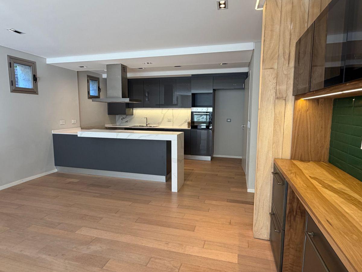 Foto de Exclusivo departamento de 3 dormitorios con jardín propio | Complejo, imagen 1