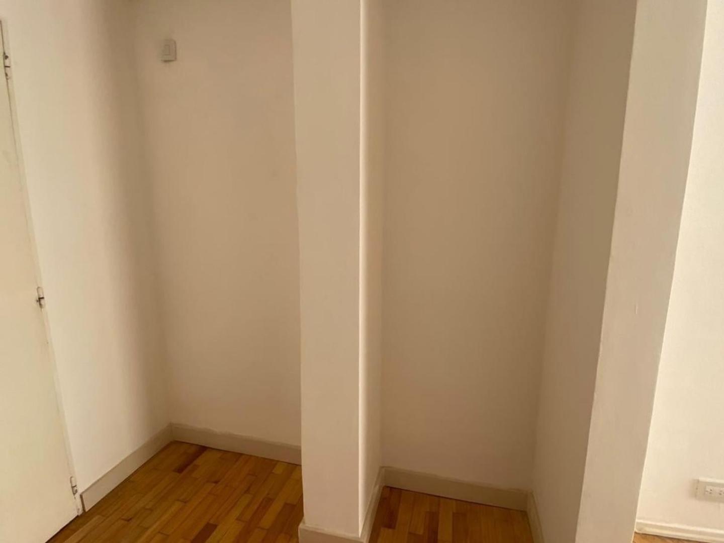 Foto de VENTA SEMIPISO AMPLIO 4 AMBIENTES CON COCHERA EN COLEGIALES, imagen 4