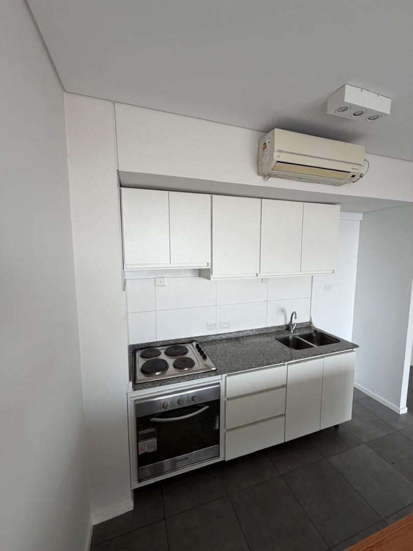 Foto de VENTA 3 AMBIENTES + COCHERA Y BALCON - VILLA URQUIZA, imagen 3