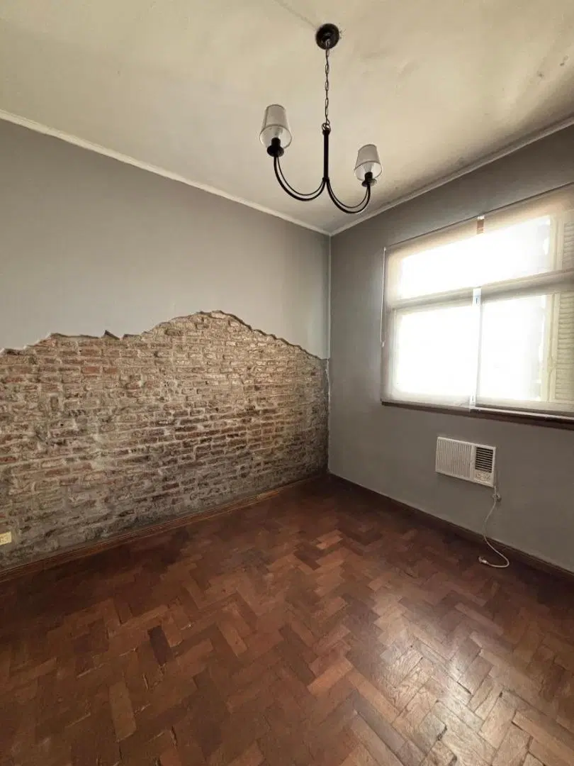 VENTA DEPARTAMENTO 4 AMBIENTES CON DEPENDENCIA EN CABALLITO 5