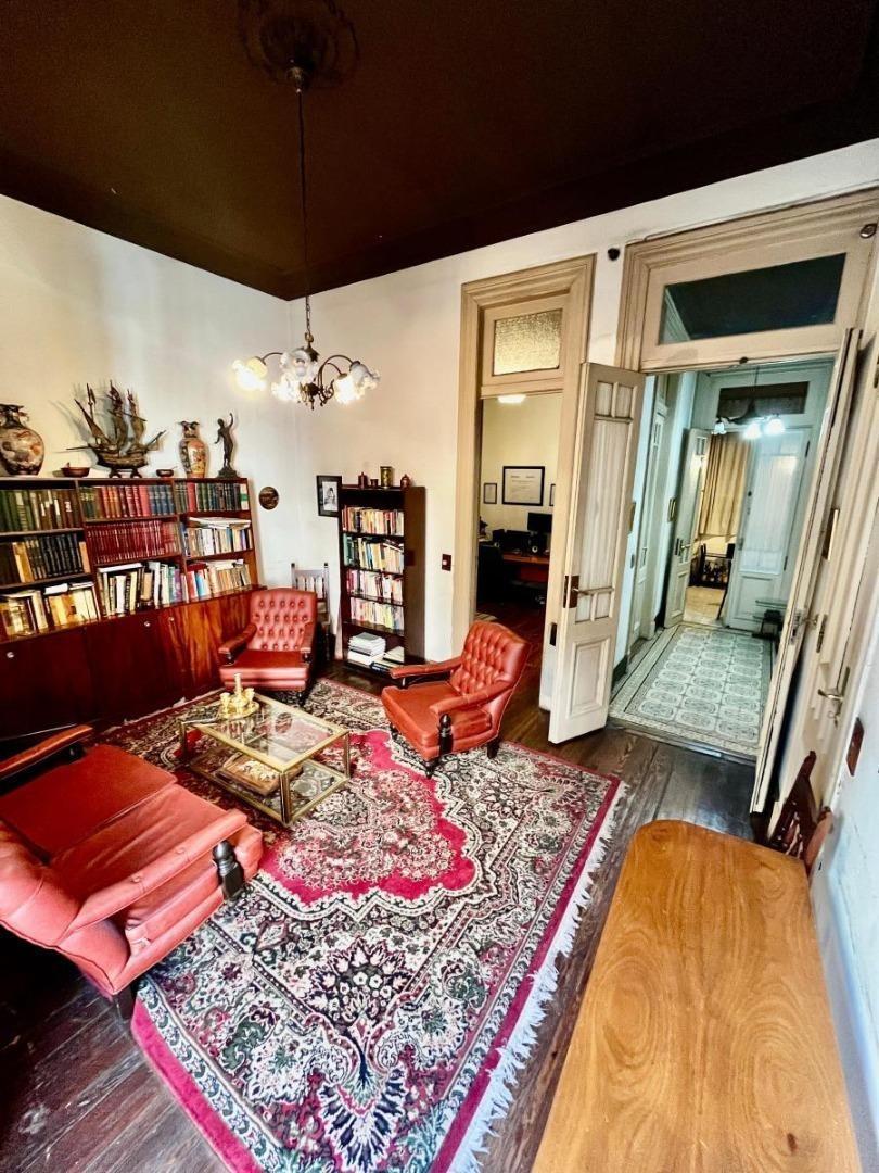 Foto de VENTA PISO 6 AMBIENTES CON PATIO Y BALCONES EN SAN NICOLAS, imagen 1