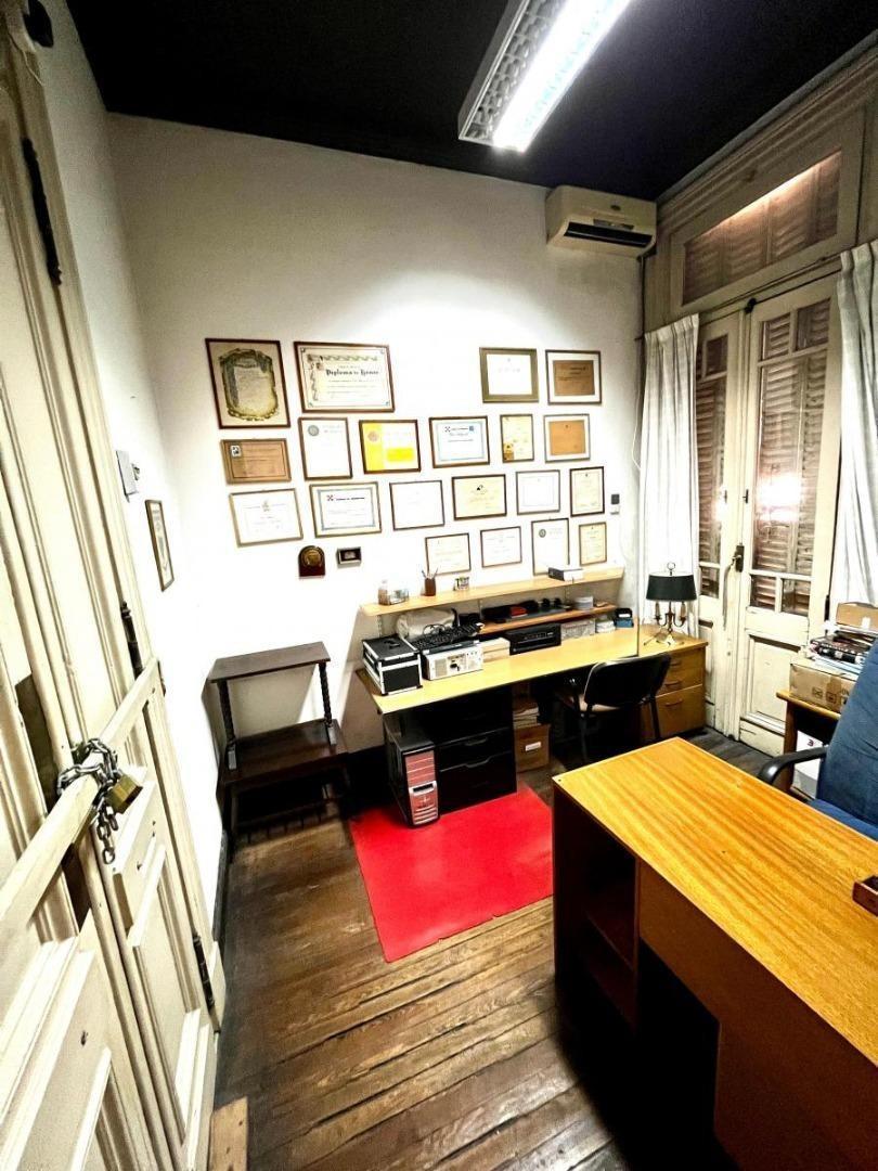 Foto de VENTA PISO 6 AMBIENTES CON PATIO Y BALCONES EN SAN NICOLAS, imagen 5