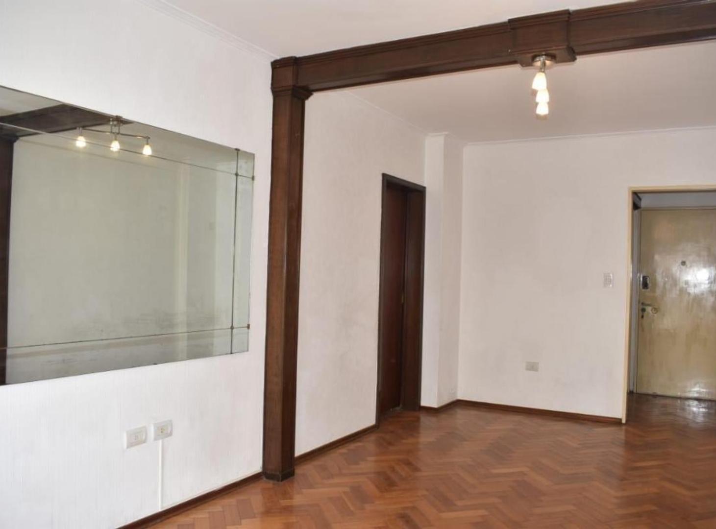 Foto de VENTA DEPARTAMENTO 3 AMBIENTES CON COCHERA EN CABALLITO, imagen 2