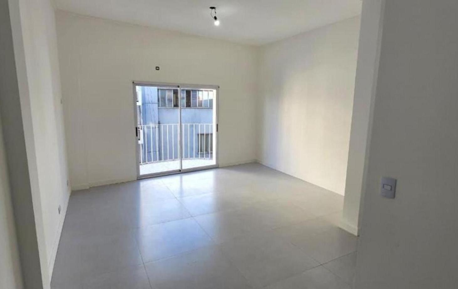 Foto de VENTA DEPARTAMENTO 3 AMBIENTES CON BALCON – BALVANERA, imagen 1