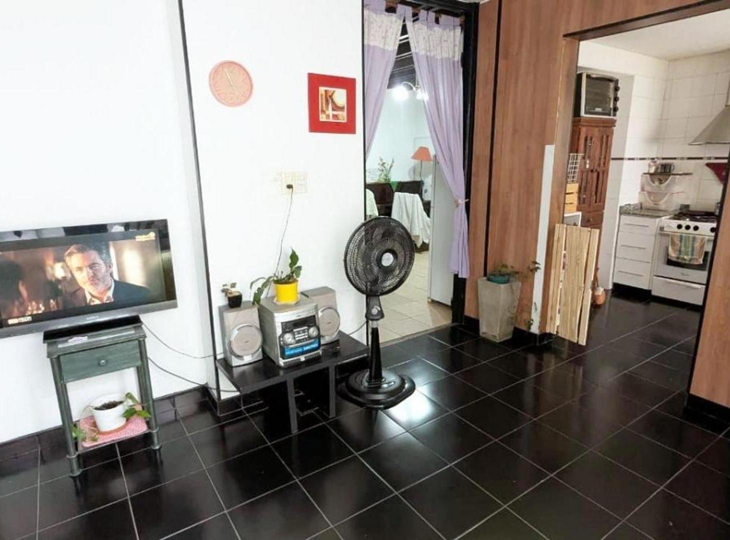 Foto de VENTA PH 4AMBIENTES CON GRAN POTENCIAL – VILLA URQUIZA, imagen 2