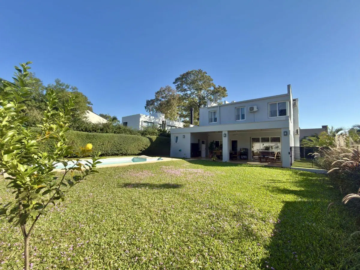 Venta - Casa - 5 Ambientes - Barrio Privado - Pileta - Seguridad Fisica 24hs - Posadas 4