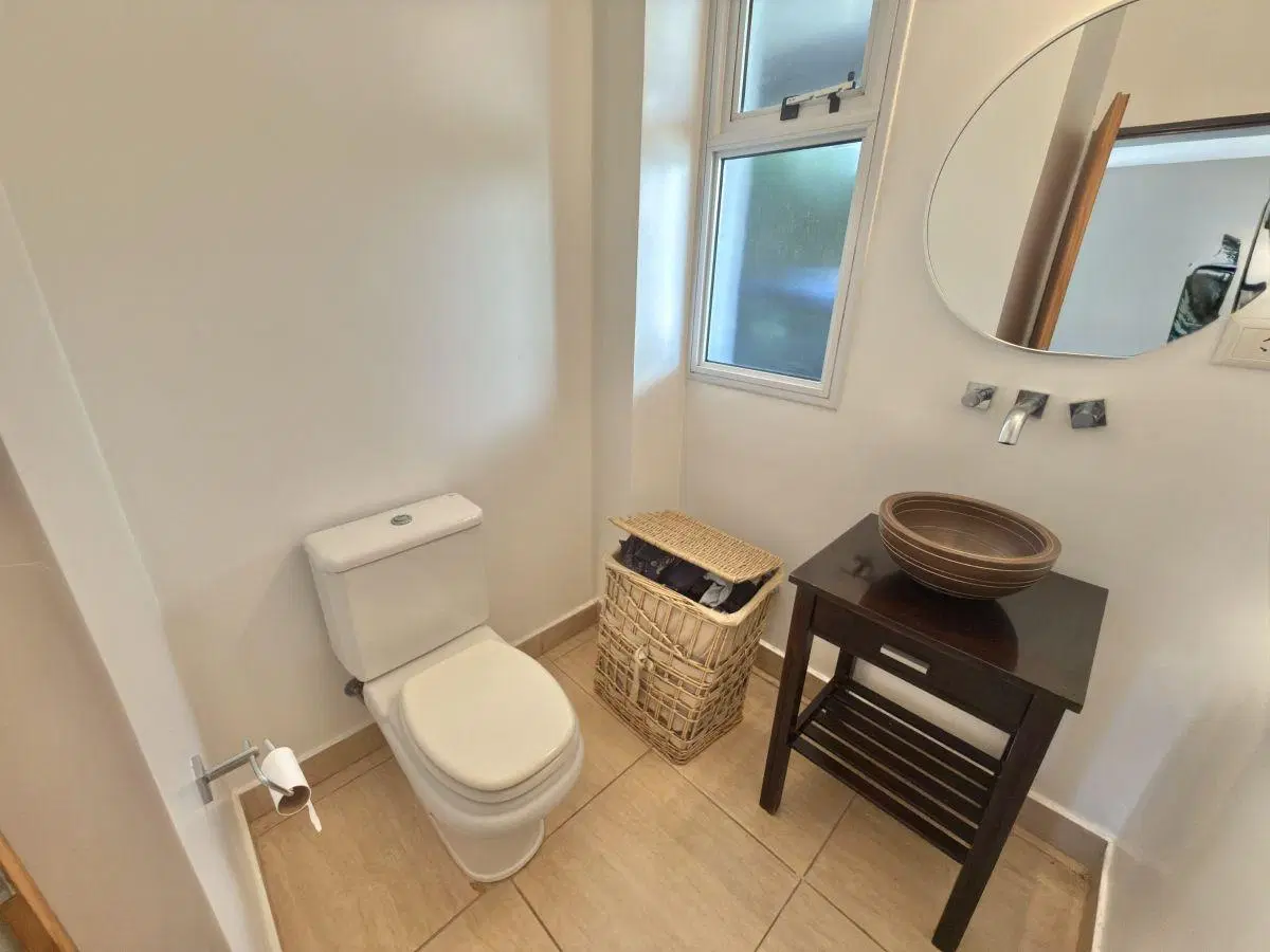 Venta - Casa - 5 Ambientes - Barrio Privado - Pileta - Seguridad Fisica 24hs - Posadas 2