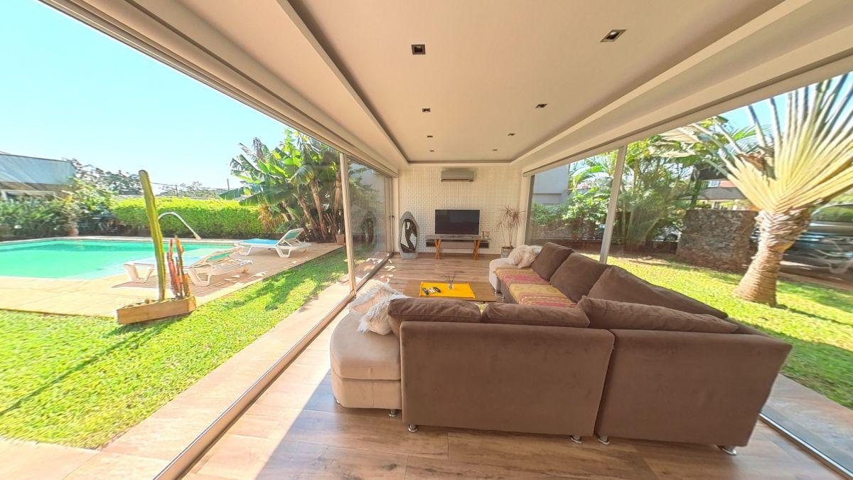 Foto de Venta - Casa - 8 Ambientes - 5 Dormitorios - Barrio Privado - Pileta, imagen 3