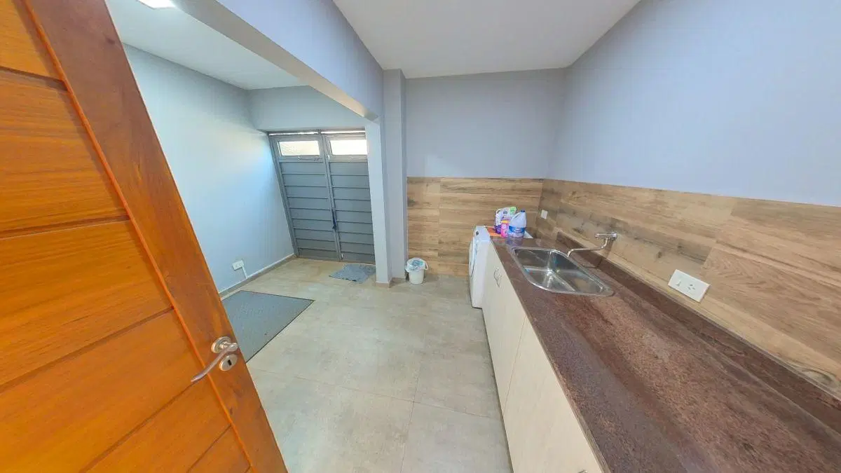 Venta - Casa - 8 Ambientes - 5 Dormitorios - Barrio Privado - Pileta - Seguridad Fisica 24hs - Pos 5