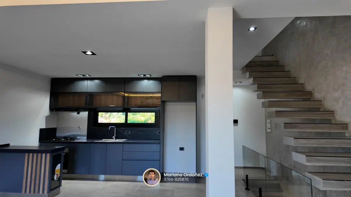 Venta - Triplex - 4 Ambientes - 2 Dorm. - A 5 Minutos del Centro - Posadas 5