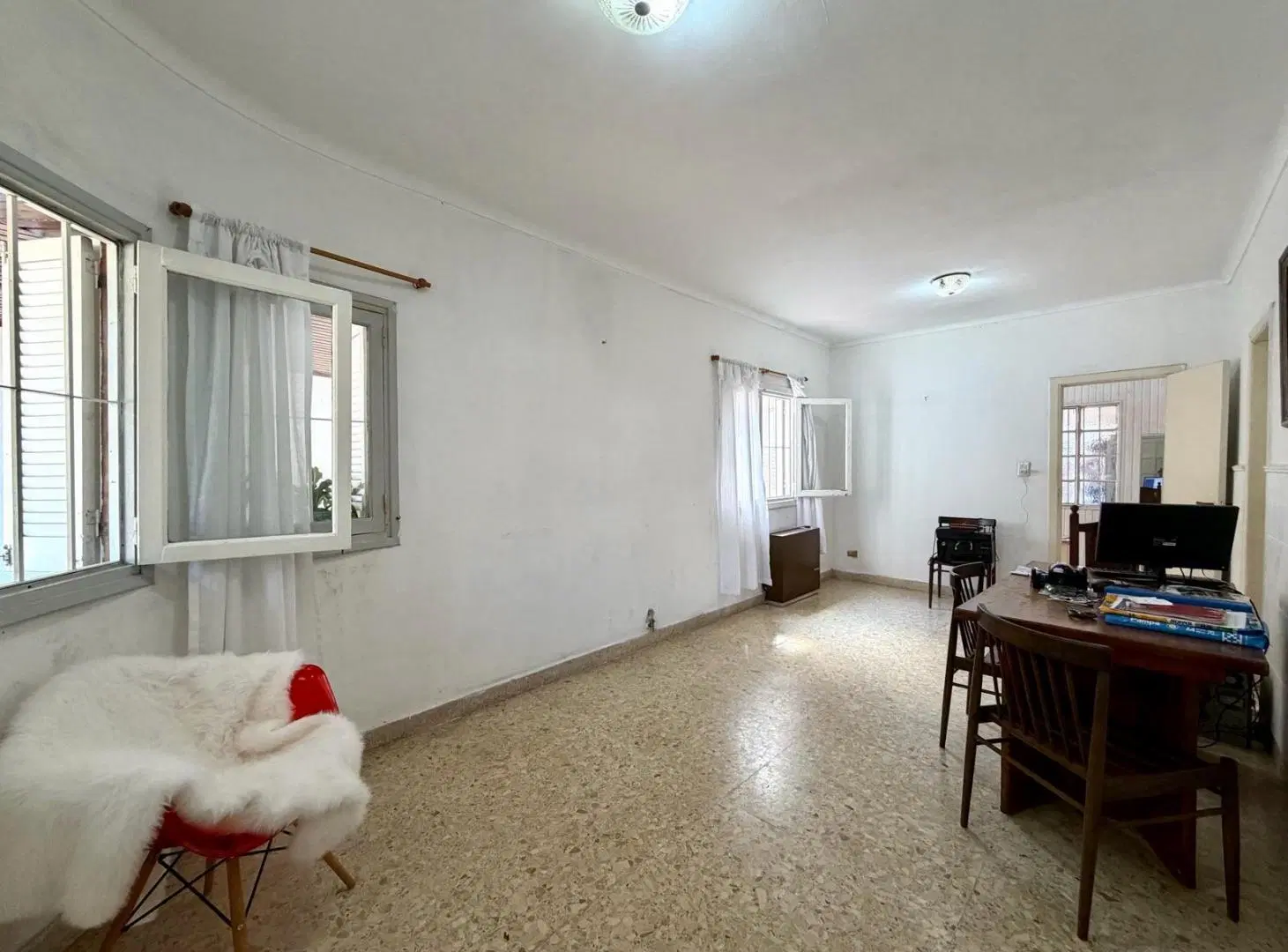 VENTA CASA 4 AMBIENTES - ADROGUE 2
