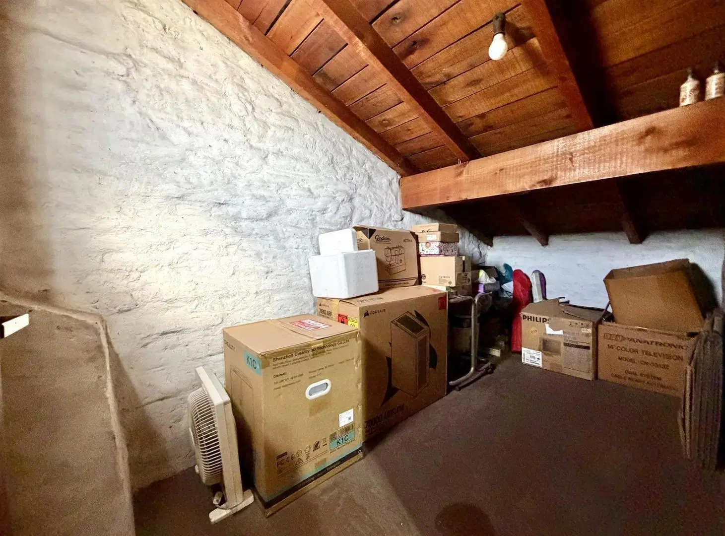 CASA EN VENTA BURZACO 4 AMBIENTES 5
