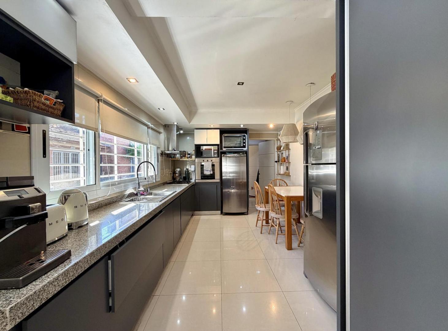 Foto de Casa en Venta Monte Grande de 5 ambientes, imagen 2