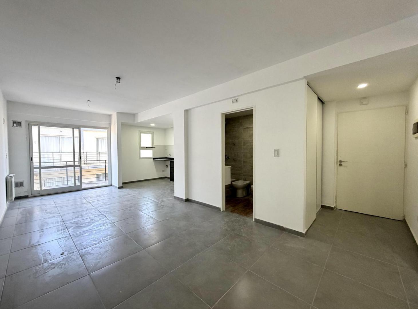 Foto de DEPARTAMENTO EN VENTA ADROGUE MONOAMBIENTE, imagen 4