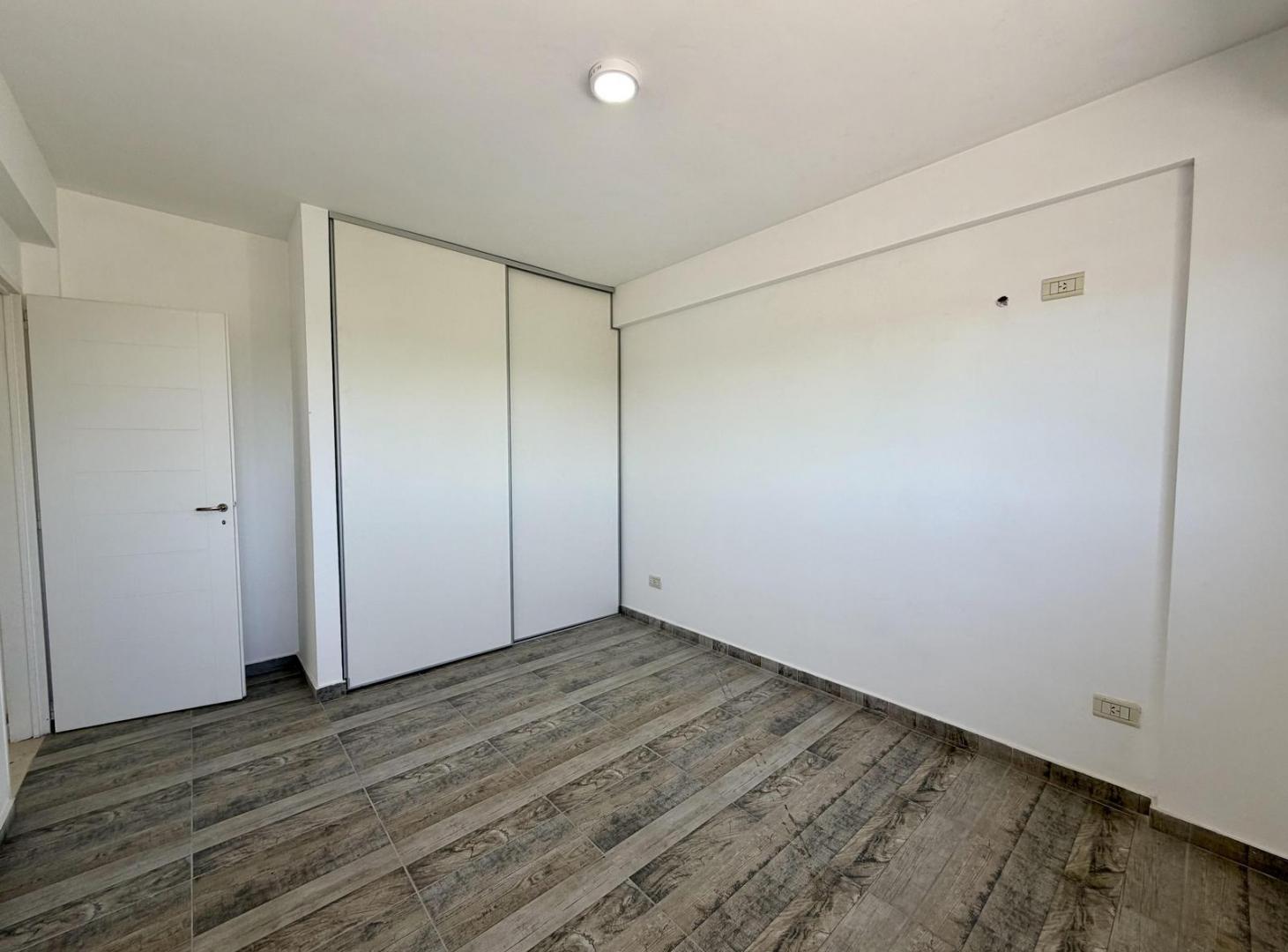Foto de Departamento en venta Adrogue dos ambientes con balcon aterrazado, imagen 2