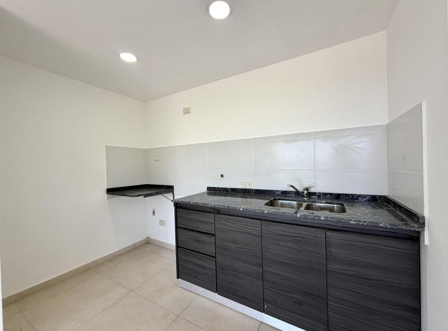 Foto de Departamento en venta Adrogue dos ambientes con balcon aterrazado, imagen 3