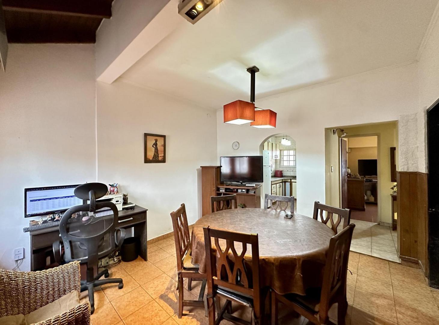 Foto de CASA EN VENTA QUILMES 4 AMBIENTES, imagen 1