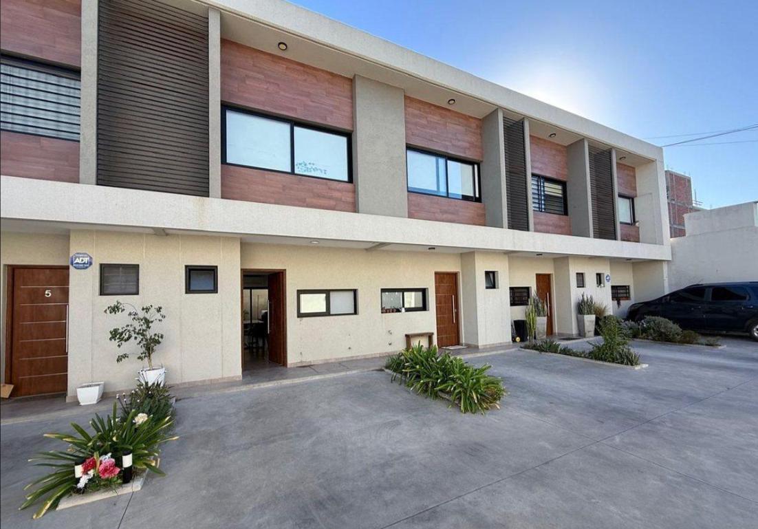 Foto de PH en Venta 3 amb con patio y cochera en ezeiza-Canning, imagen 2