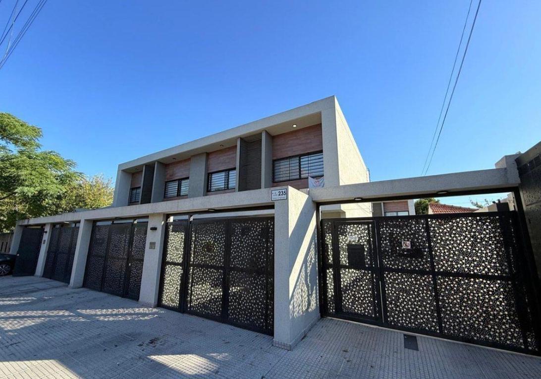 Foto de PH en Venta 3 amb con patio y cochera en ezeiza-Canning, imagen 2