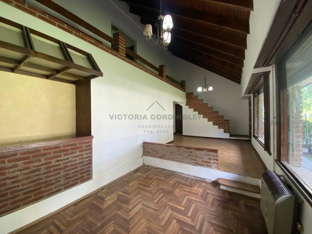 VENTA | CASA 4 AMBIENTES | COCHERA | MONTEMAR 5