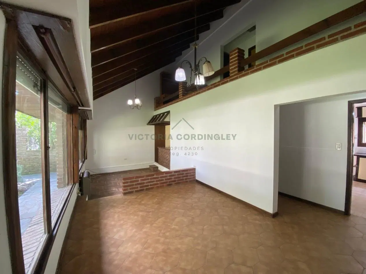 VENTA | CASA 4 AMBIENTES | COCHERA | MONTEMAR 3