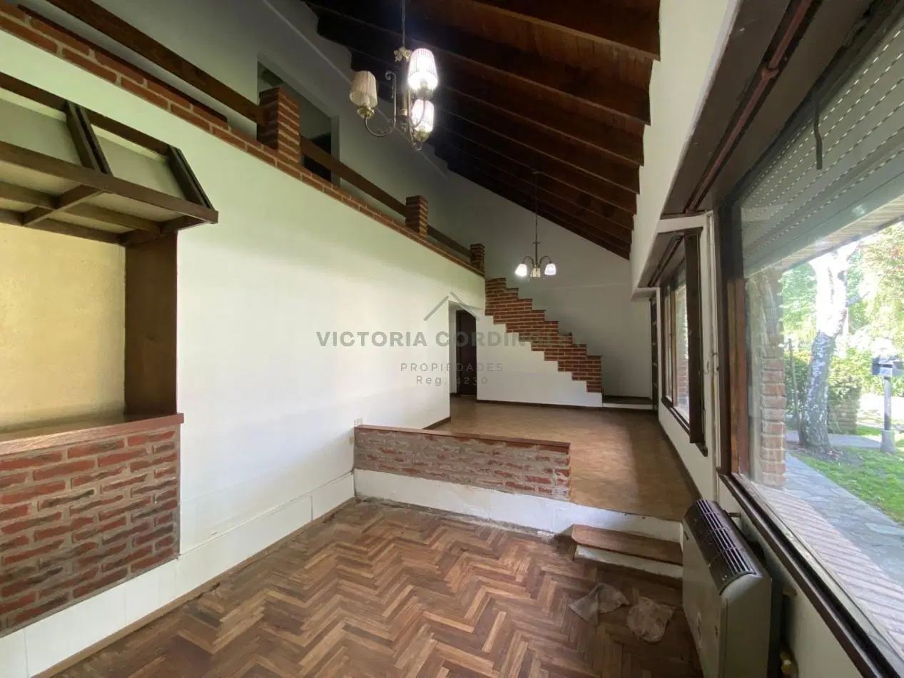 VENTA | CASA 4 AMBIENTES | COCHERA | MONTEMAR 1
