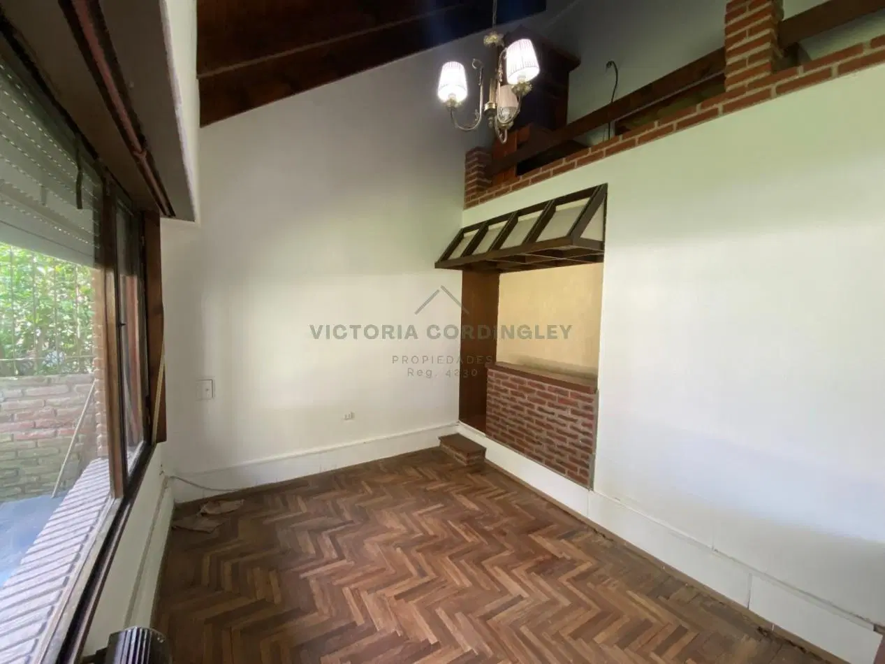 VENTA | CASA 4 AMBIENTES | COCHERA | MONTEMAR 4