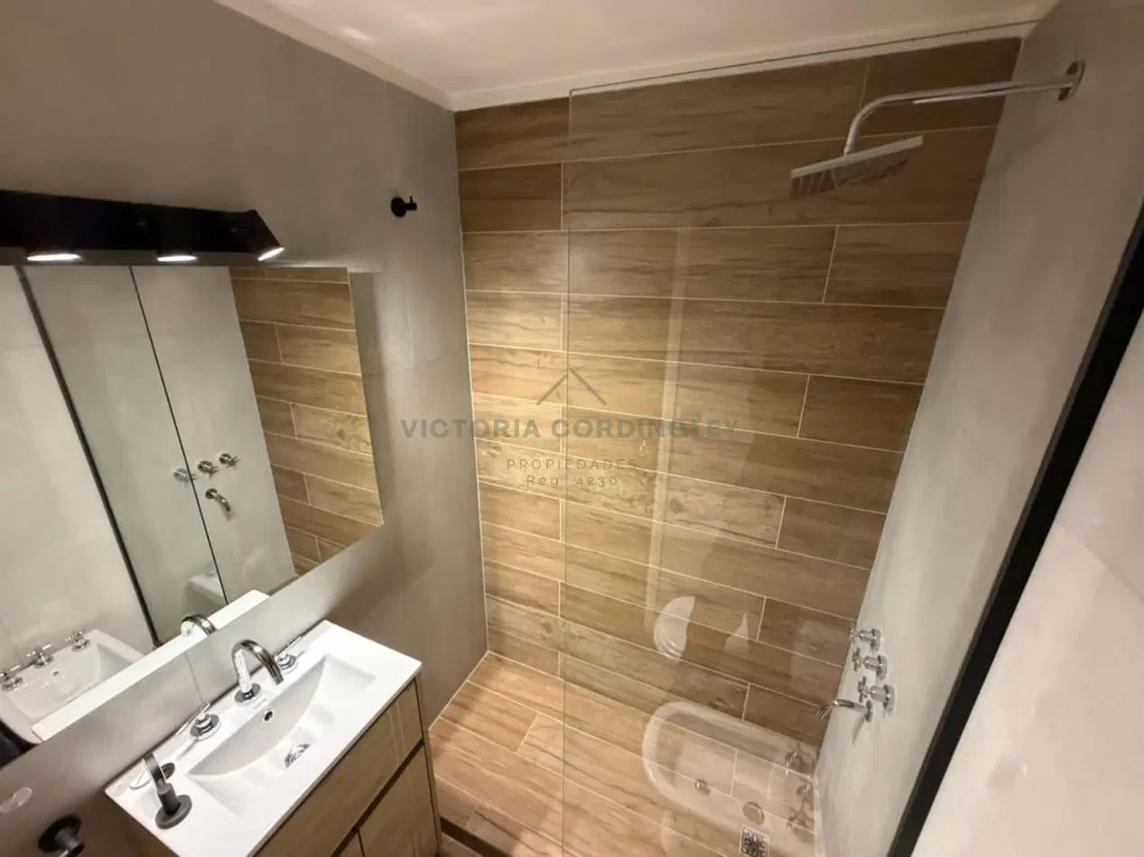 VENTA | DEPARTAMENTO DOS AMBIENTES | BALCON | CENTRO 8