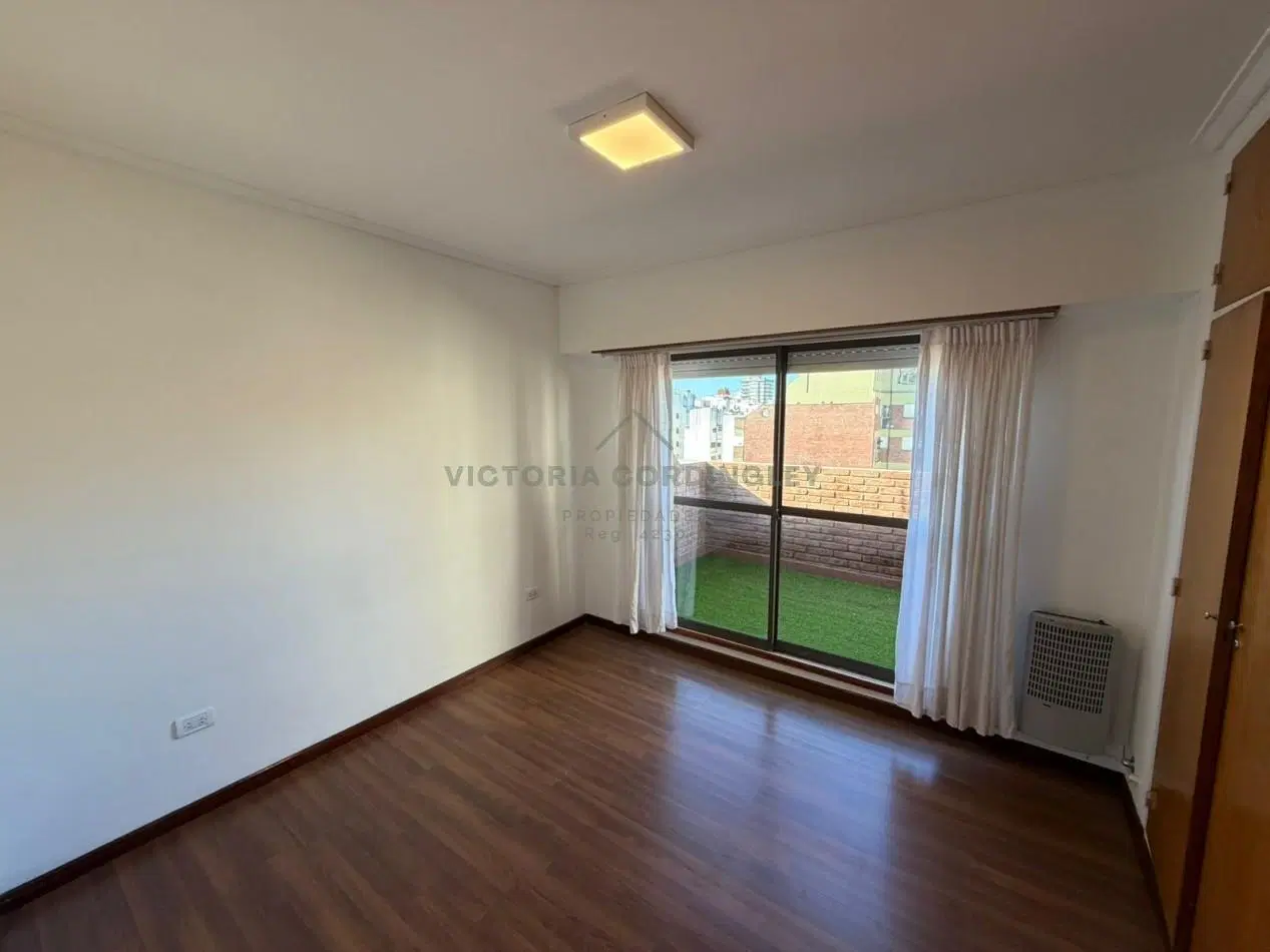 VENTA | DEPARTAMENTO DOS AMBIENTES | BALCON TERRAZA | COCHERA | CENTRO 4