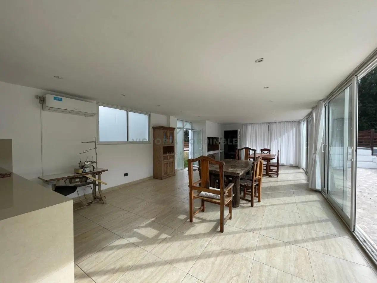 VENTA | CASA 4 AMBIENTES | PILETA CLIMATIZADA | RUMENCO 1
