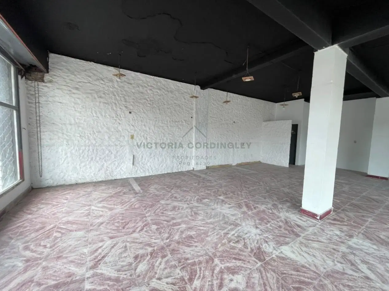 ALQUILER COMERCIAL 24 MESES | IMPORTANTE ESQUINA | ZONA FACULTAD INGENIERIA 8