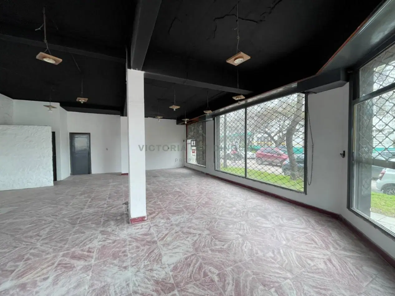 ALQUILER COMERCIAL 24 MESES | IMPORTANTE ESQUINA | ZONA FACULTAD INGENIERIA 2