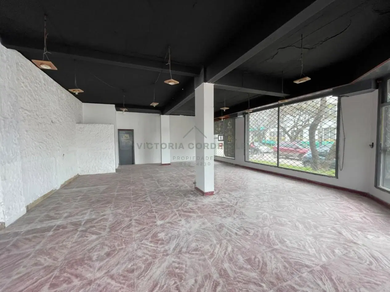 ALQUILER COMERCIAL 24 MESES | IMPORTANTE ESQUINA | ZONA FACULTAD INGENIERIA 3