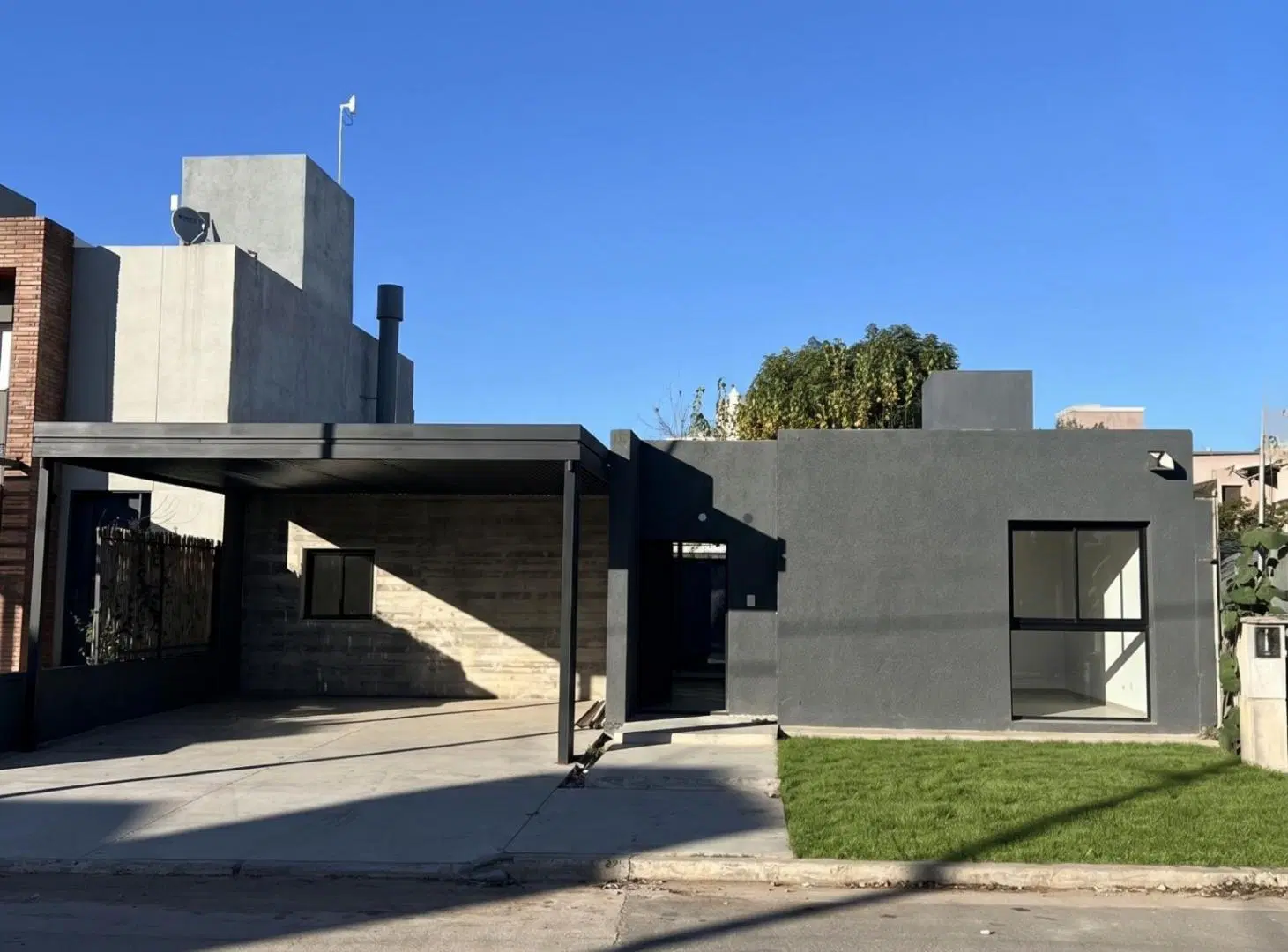 Casa en planta baja remodelada a nuevo en Barrio La Paya II 2