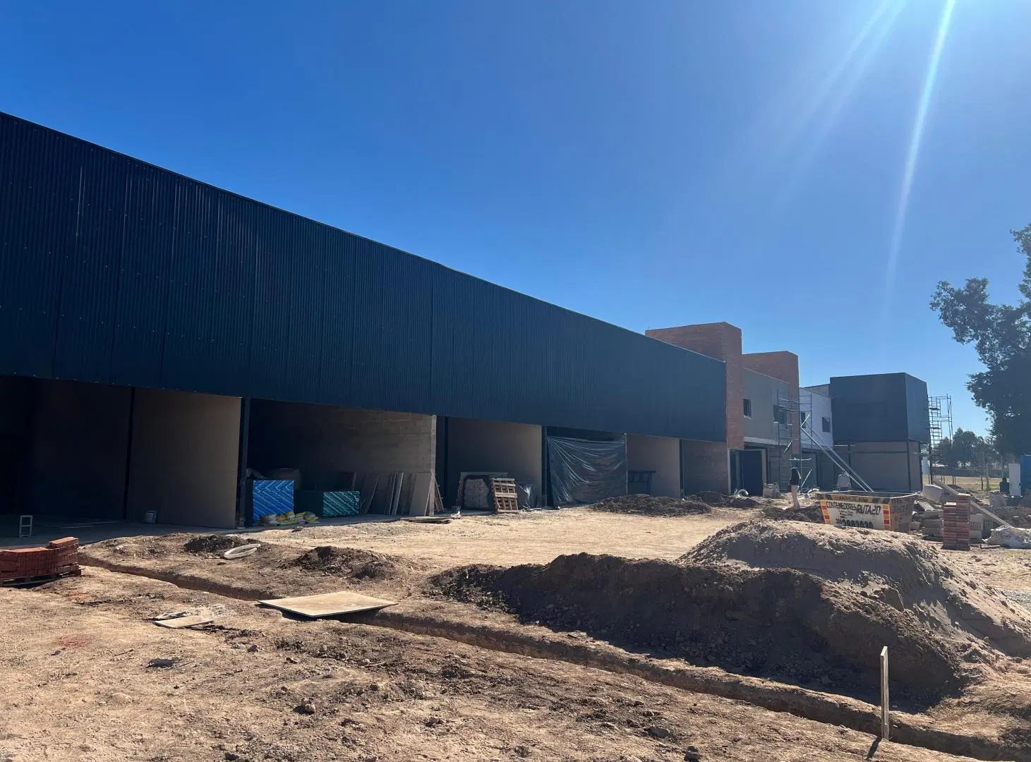 Locales comerciales y oficinas en venta en ONSE Mall Comercial, sobre Av. 11 de Septiembre, Córdoba 8