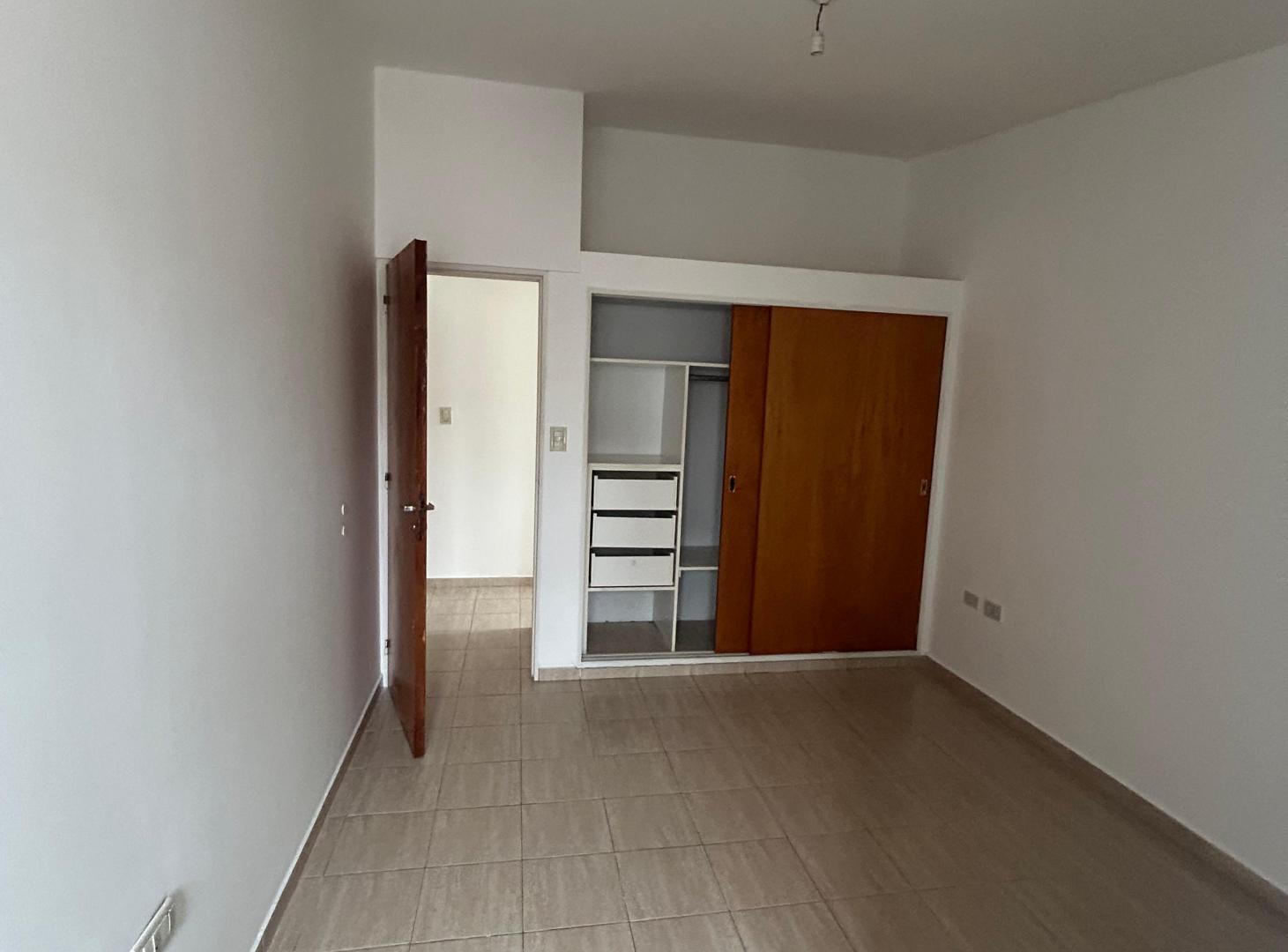 Foto de ALQUILO DÚPLEX 3 DORMITORIOS C/ COCHERA B° AMEGUINO SUR, imagen 5