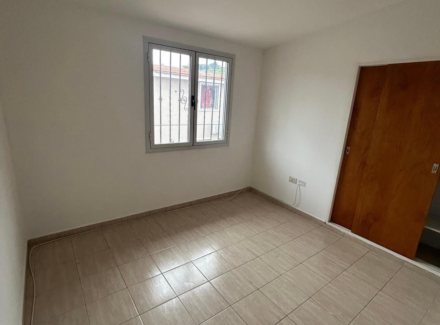 Foto de ALQUILO DÚPLEX 3 DORMITORIOS C/ COCHERA B° AMEGUINO SUR, imagen 3