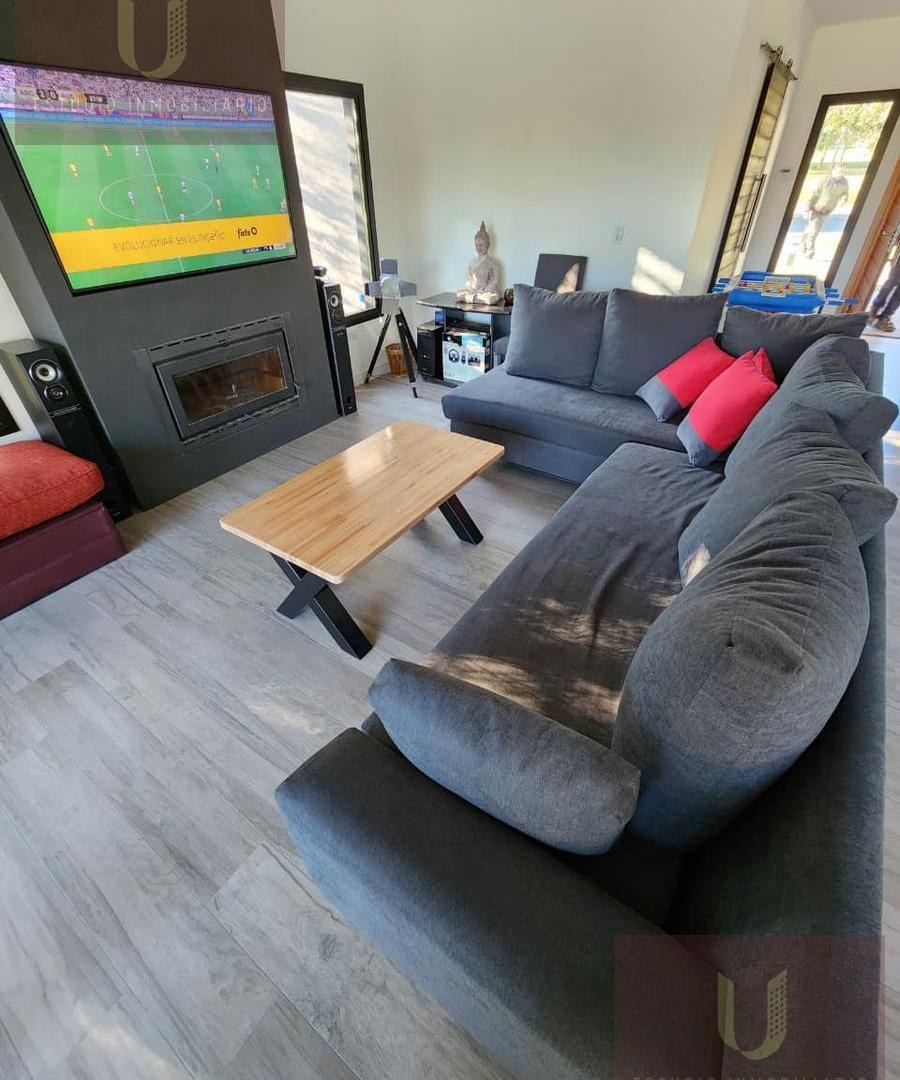 Foto de HERMOSA CASA CON PISCINA.. AMOBLADA CON MUEBLES DE CALIDAD. LISTA PARA, imagen 2