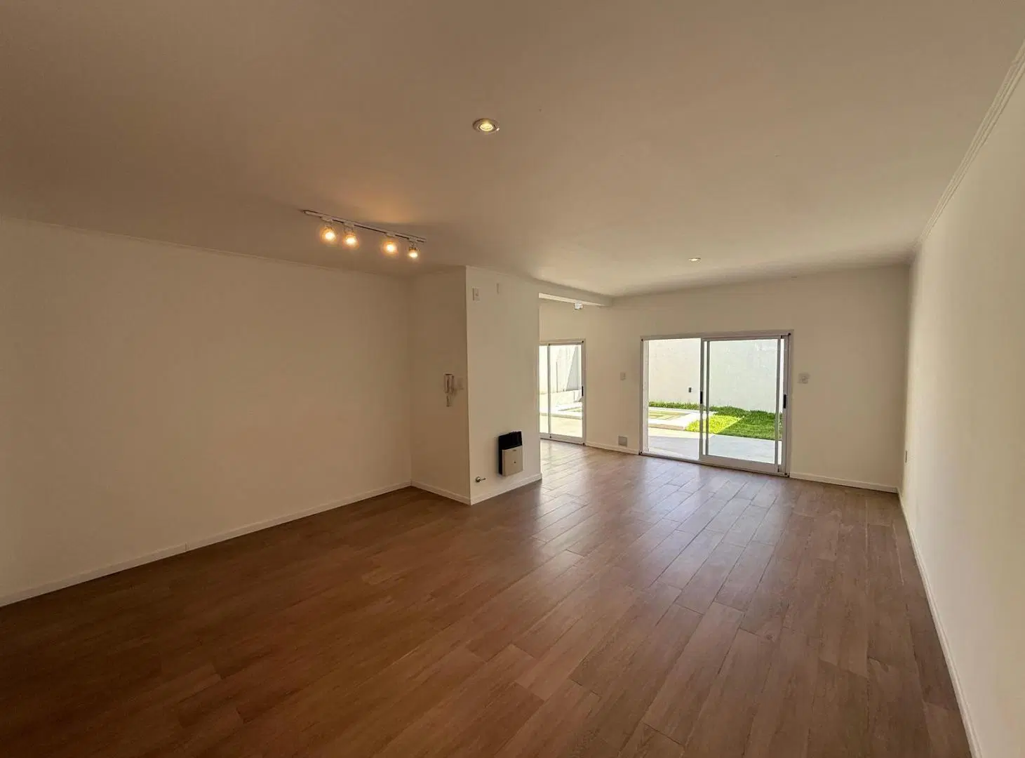 VENTA-CASA-LUMINOSA-SARGENTO CABRAL 3