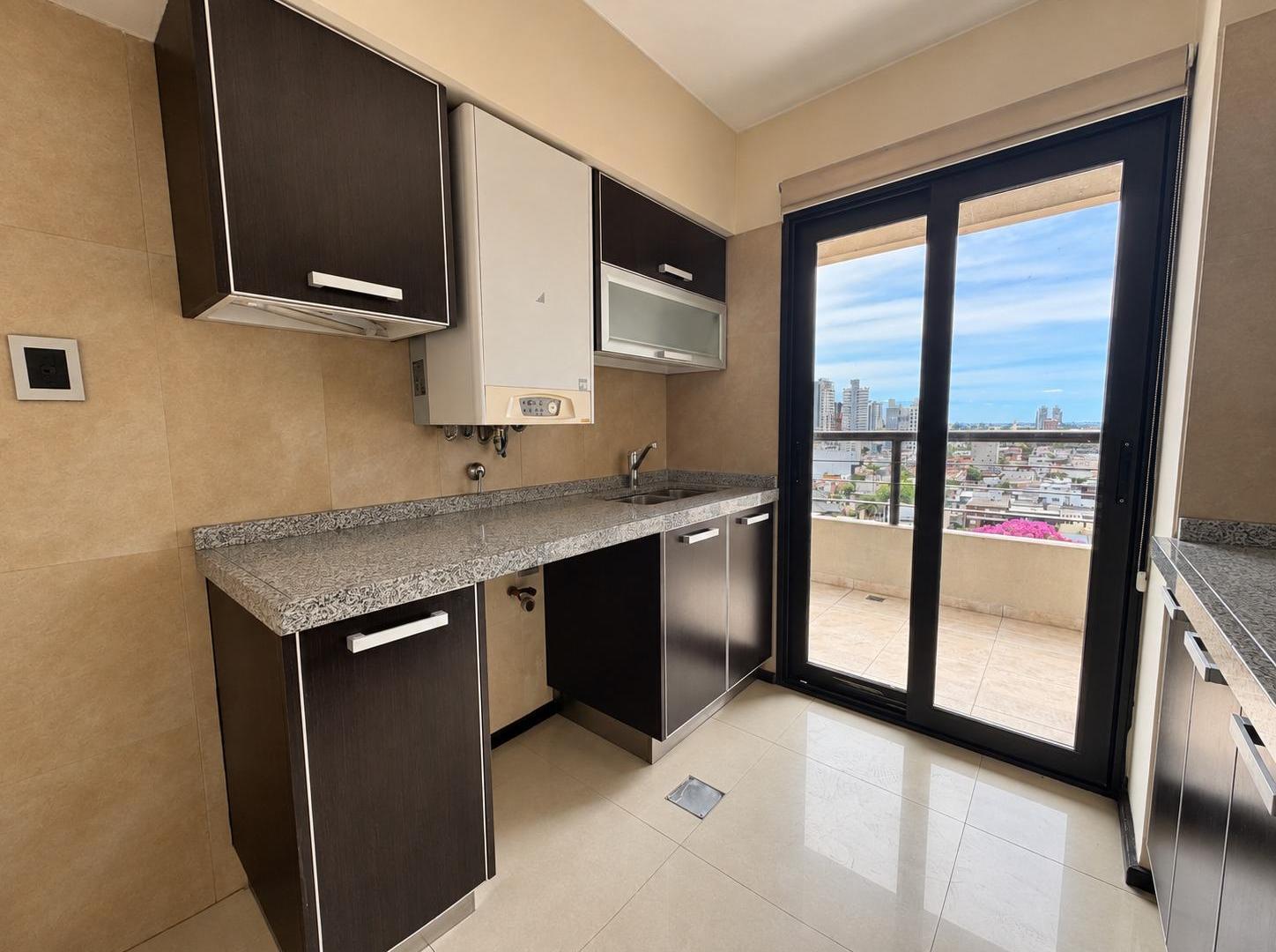 Foto de DEPARTAMENTO DE CATEGORÍA EN VENTA, 2 DORMITORIOS CON COCHERA Y, imagen 3