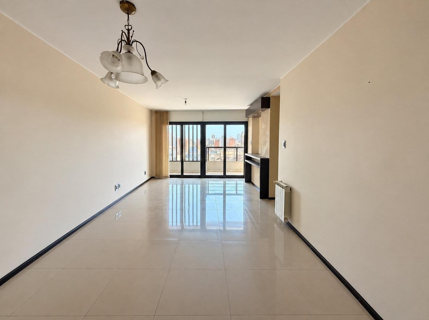 Foto de DEPARTAMENTO DE CATEGORÍA EN VENTA, 2 DORMITORIOS CON COCHERA Y, imagen 1
