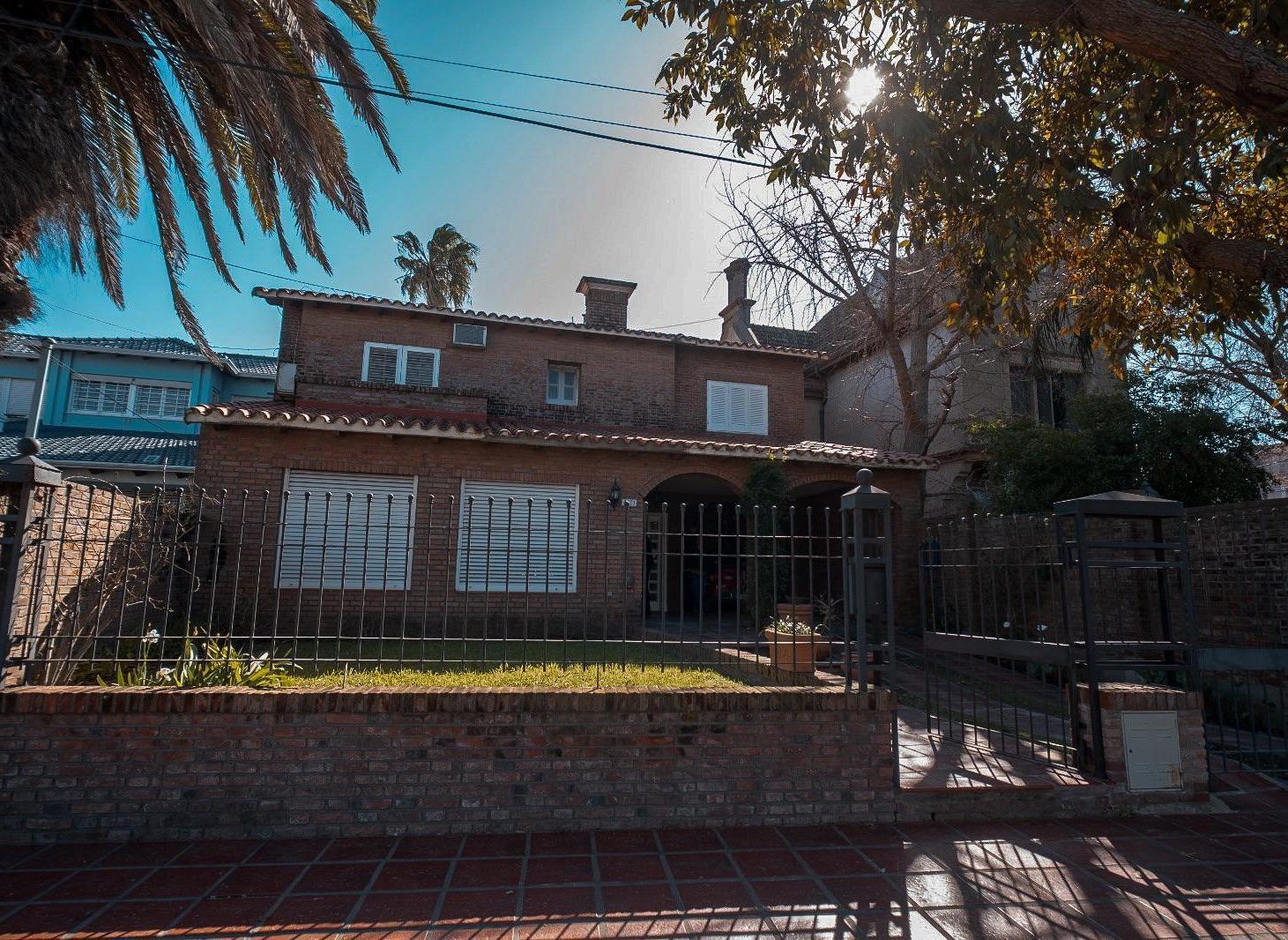 Foto de VENTA- SANTA FE -CASA- 7 JEFES- COSTANERA - 4 DORMITORIOS, imagen 2