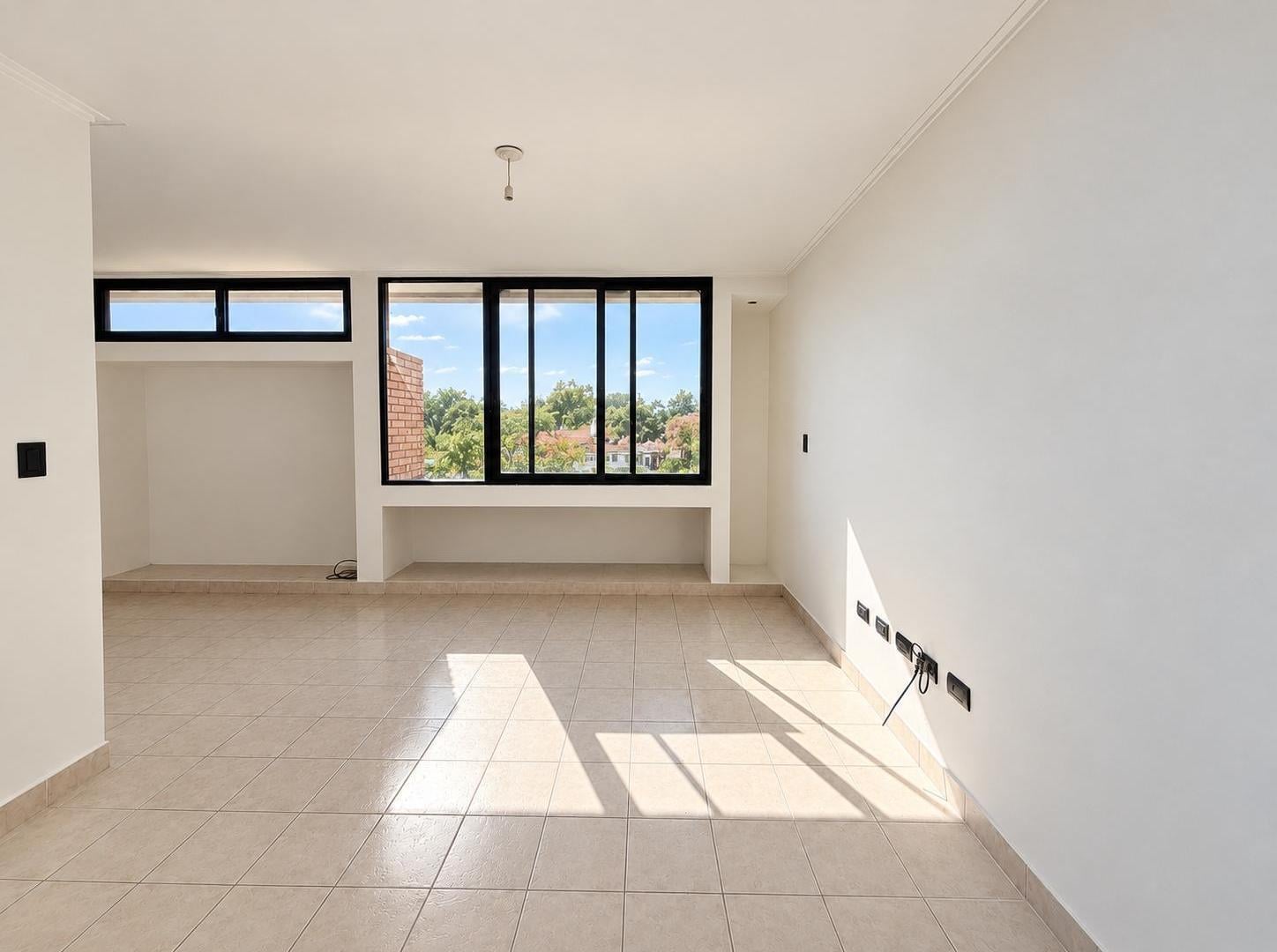 Foto de Departamento dos dormitorios con cochera en barrio Guadalupe, imagen 2