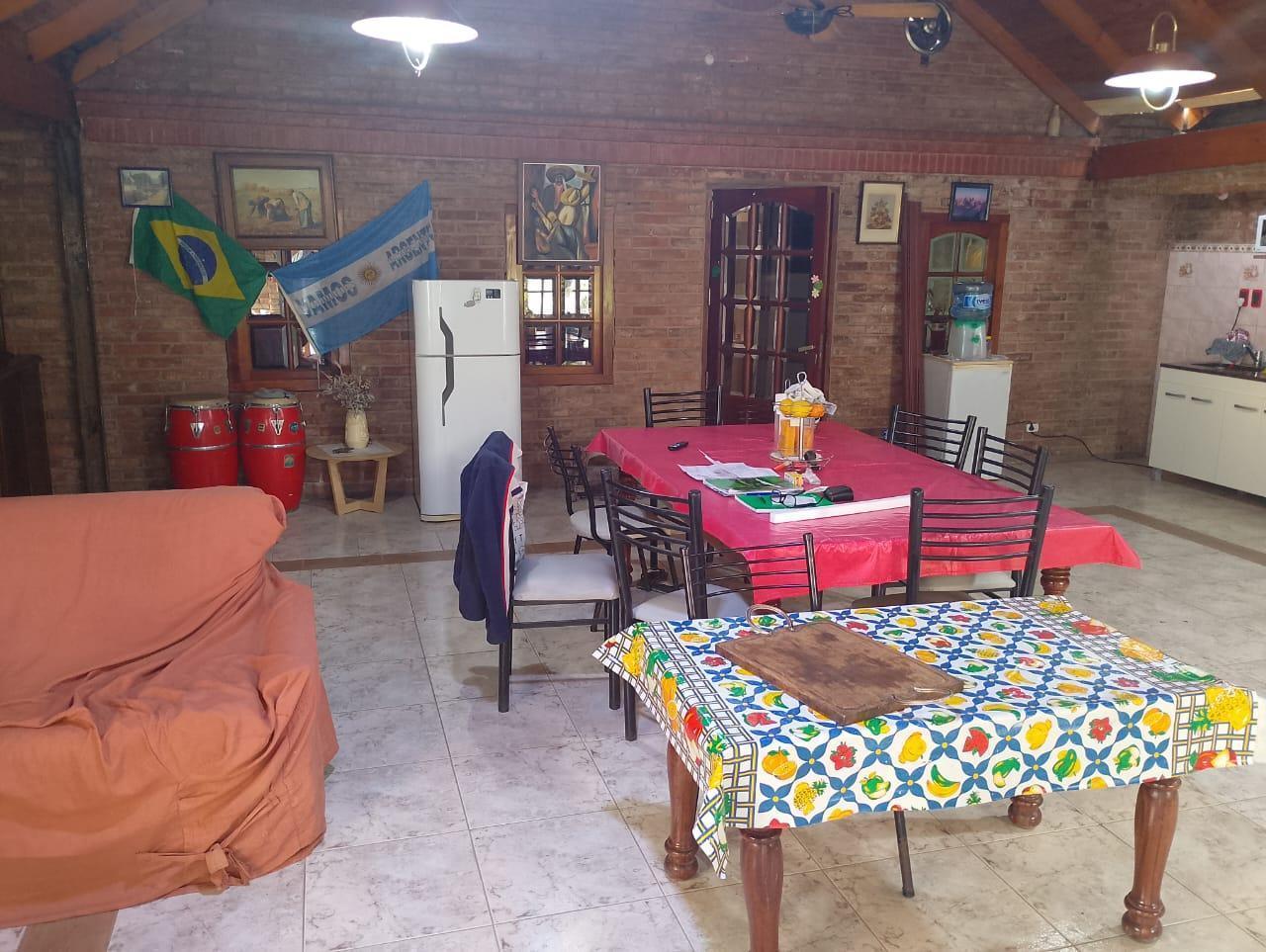 Foto de HERMOSA CASA EN VENTA CON GRAN JARDIN Y 6 DORMITORIOS EN LONGCHAMPS, imagen 5