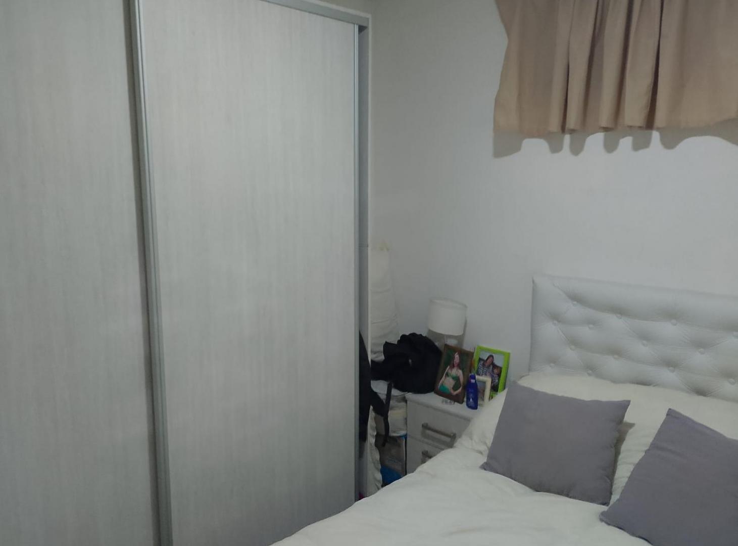 Foto de HERMOSA CASA EN VENTA CON GRAN JARDIN Y 6 DORMITORIOS EN LONGCHAMPS, imagen 3