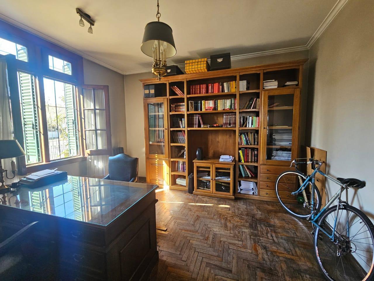 Foto de CASA ESTILO INGLÉS CON PILETA EN VENTA EN LOMAS DE ZAMORA, imagen 2