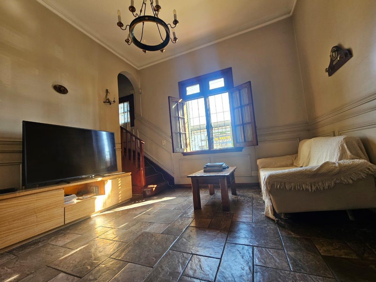 Foto de CASA ESTILO INGLÉS CON PILETA EN VENTA EN LOMAS DE ZAMORA, imagen 3