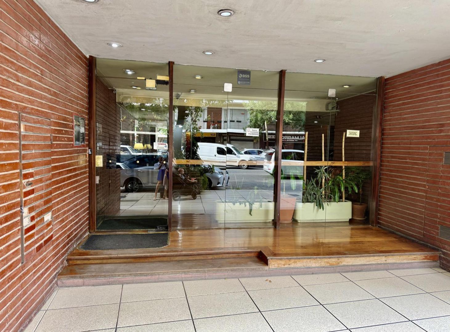 Foto de MUY LINDO DEPARTAMENTO DE 4 AMBIENTES CON BALCON EN VENTA EN ALMAGRO, imagen 2